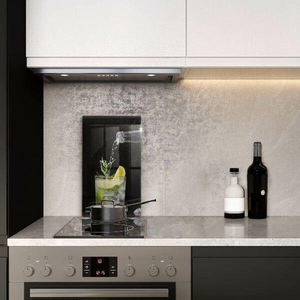 Glas Ceranfeldabdeckung Ein Glas Wasser