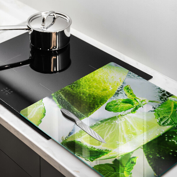 Glas Ceranfeldabdeckung Wasser mit Limette und Eis