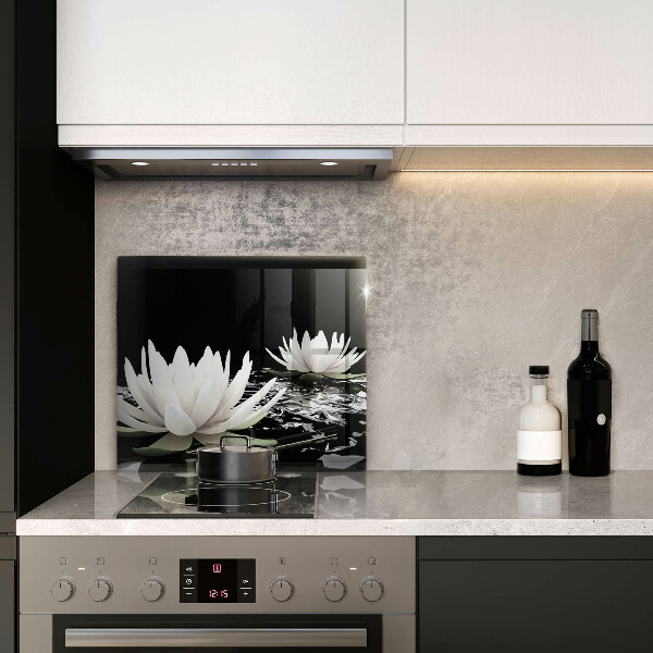 Glas Herdabdeckplatte Weiße Lilien auf dem Wasser