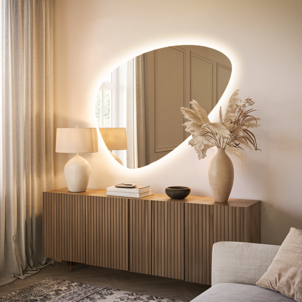 LED Spiegel in asymmetrischer Eiform 64x90 cm
