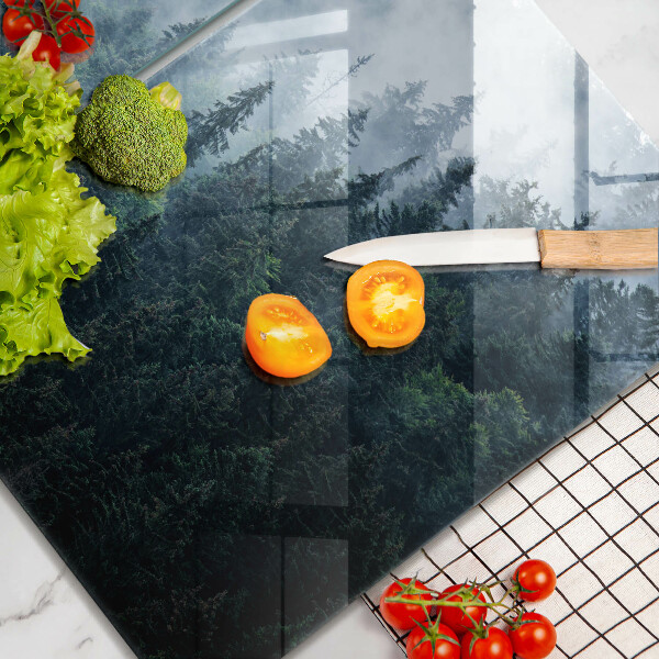 Herdabdeckung Waldbäume und Nebel