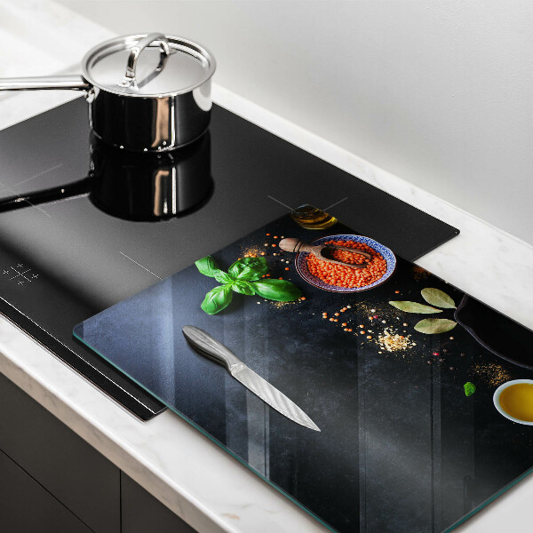 Abdeckung induktionskochfeld Schüsseln mit Gewürzen