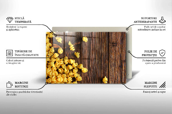 Herdabdeckplatte glas Nudeln auf dem Tisch