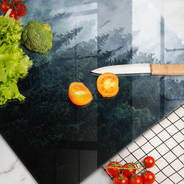 Herdabdeckung Waldbäume und Nebel