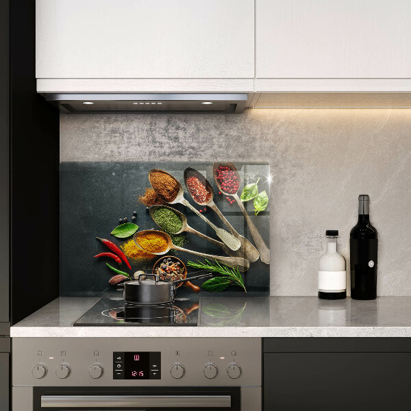 Herdabdeckung Küchenlöffel mit Gewürzen