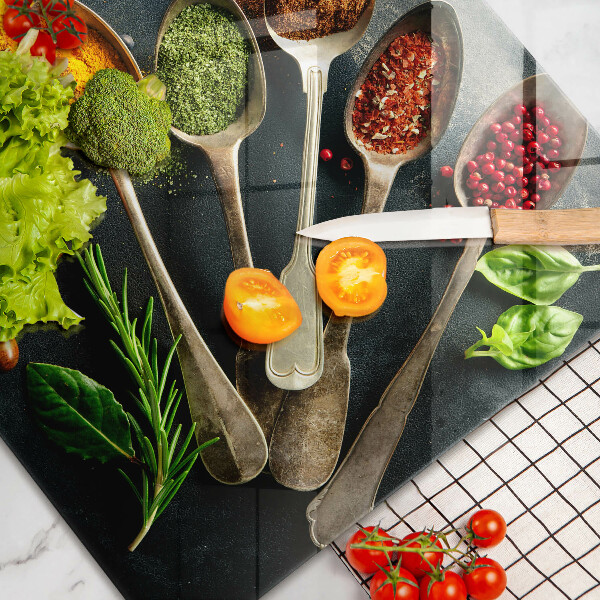 Herdabdeckung Küchenlöffel mit Gewürzen