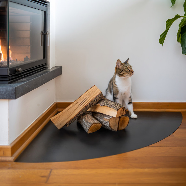 Funkenschutzplatte Kaminöfen aus Schwarzblech in Viertelkreisform 100x100 cm