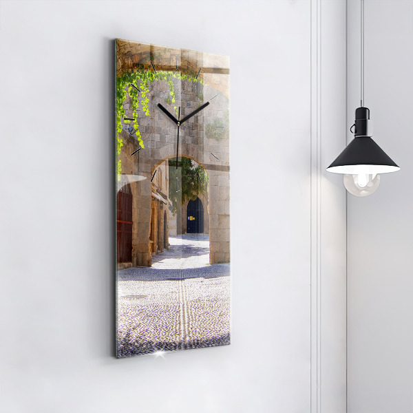 Vertikale Uhr mit motiv Malerische Straße von Rhodos