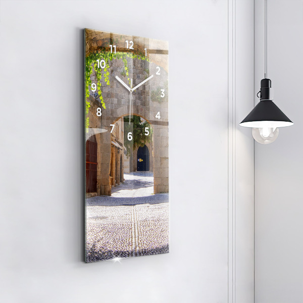 Vertikale Uhr mit motiv Malerische Straße von Rhodos