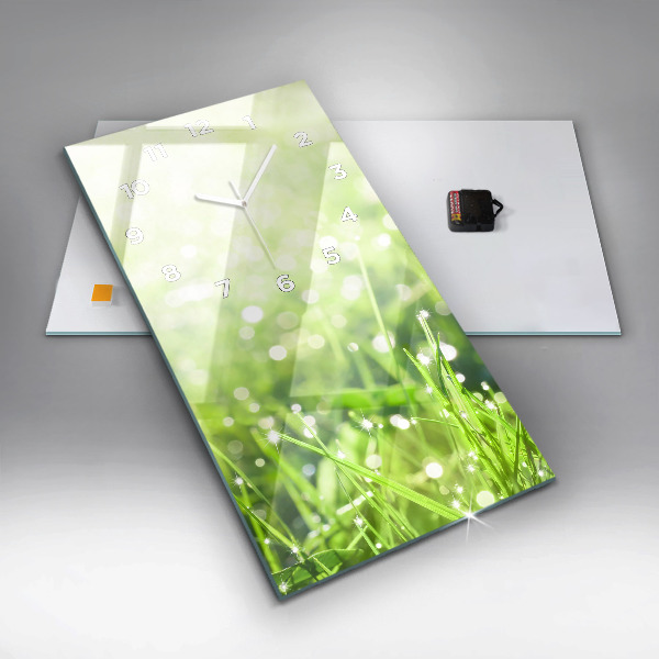 Vertikale Uhr Grünes Gras