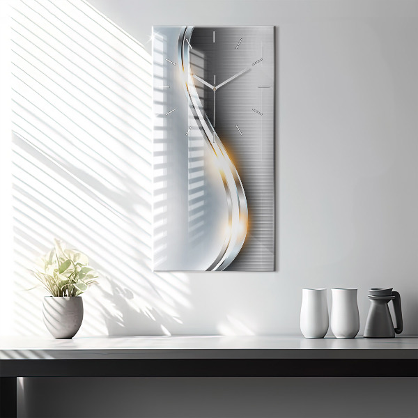 Vertikale Uhr Metallische Abstraktion