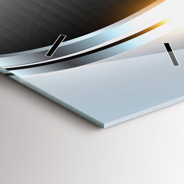 Vertikale Uhr Metallische Abstraktion