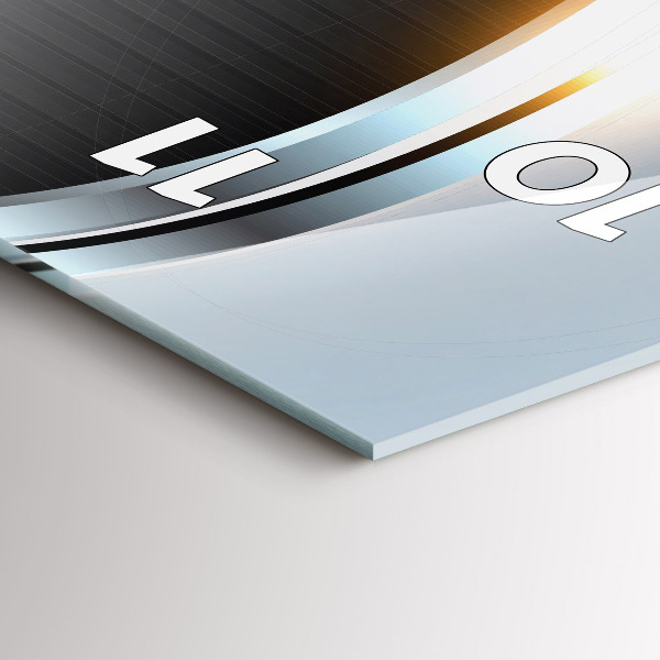 Vertikale Uhr Metallische Abstraktion