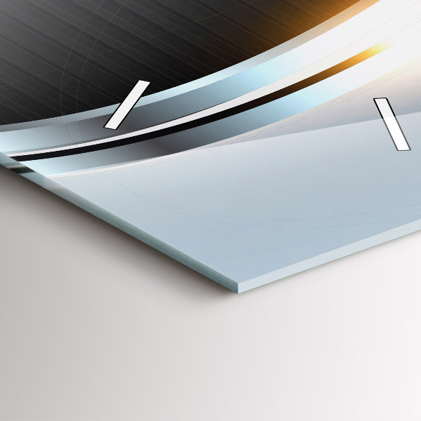 Vertikale Uhr Metallische Abstraktion