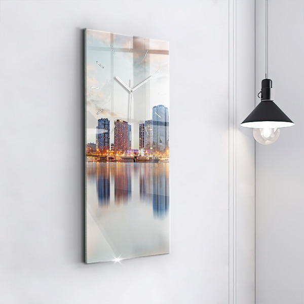 Vertikale Uhr Panorama mit dem Eiffelturm