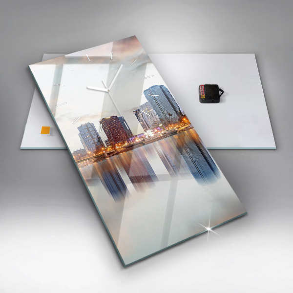 Vertikale Uhr Panorama mit dem Eiffelturm