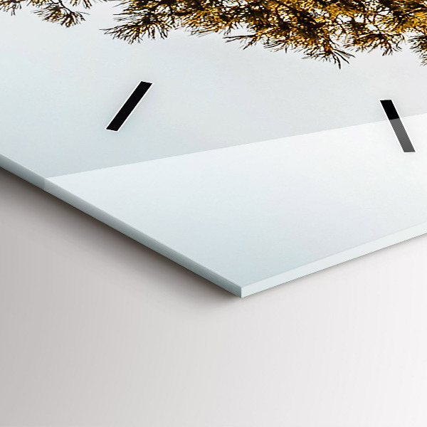 Vertikale Uhr mit motiv Baum in den Bergen