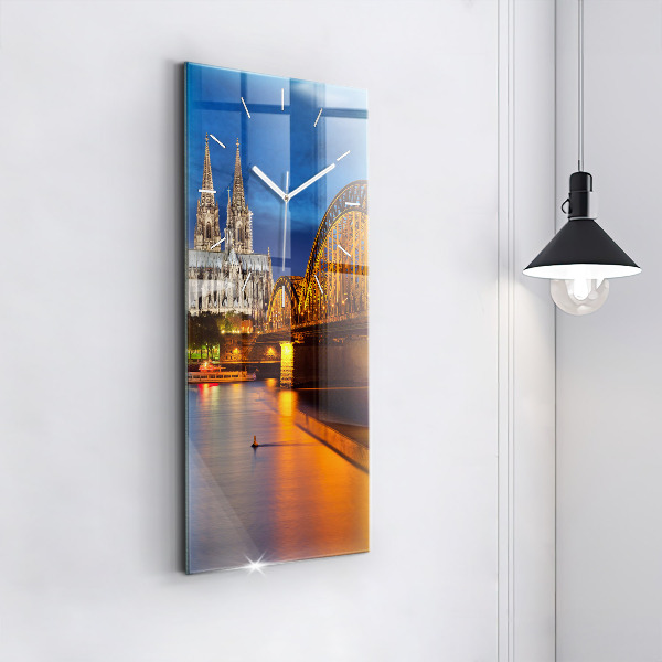 Vertikale Uhr mit motiv Brücke in Deutschland
