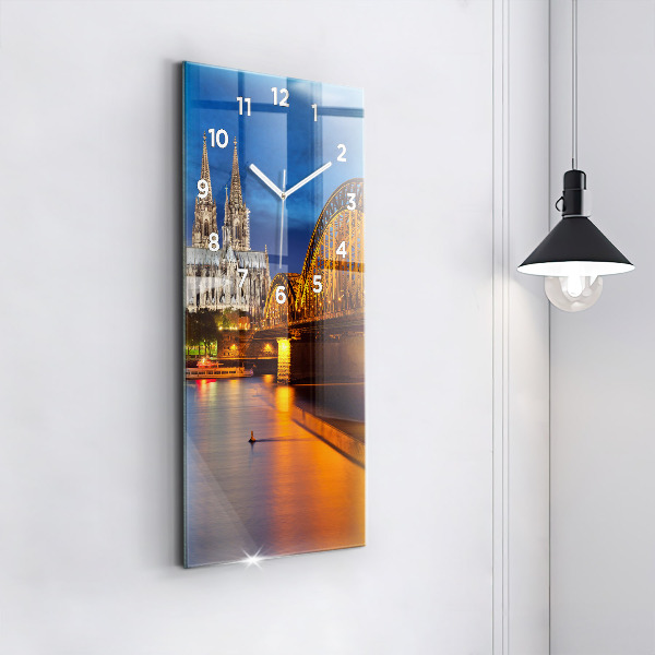 Vertikale Uhr mit motiv Brücke in Deutschland