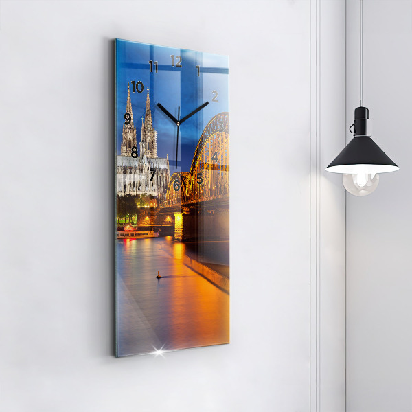 Vertikale Uhr mit motiv Brücke in Deutschland