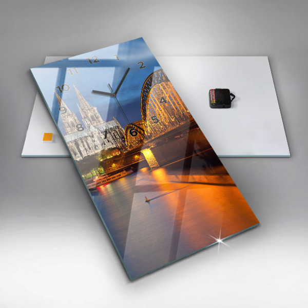 Vertikale Uhr mit motiv Brücke in Deutschland