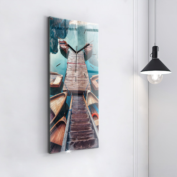 Vertikale Uhr Plattform und See