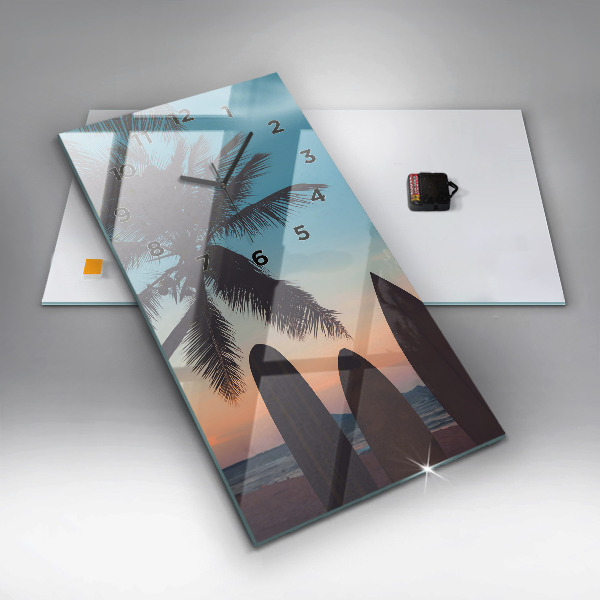 Vertikale Uhr mit motiv Surfen am Strand