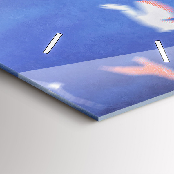 Vertikale Uhr Junge mit Flügeln