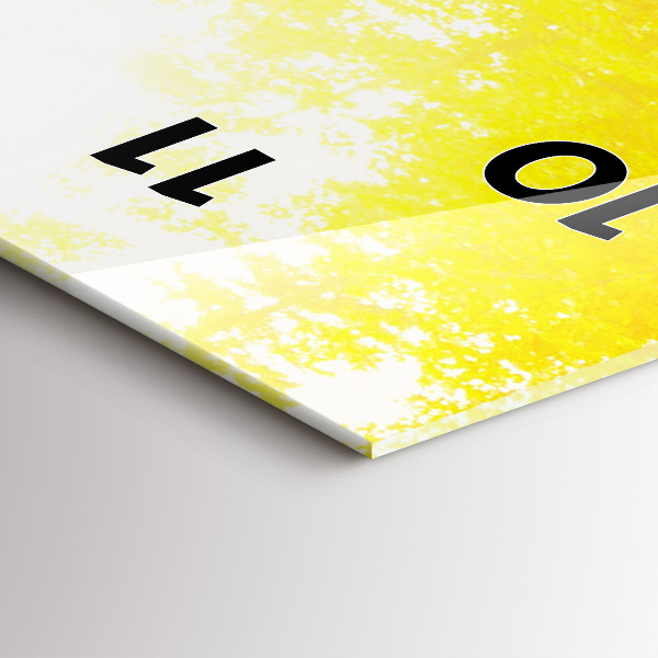 Vertikale Uhr mit motiv Blick auf einen Wasserfall