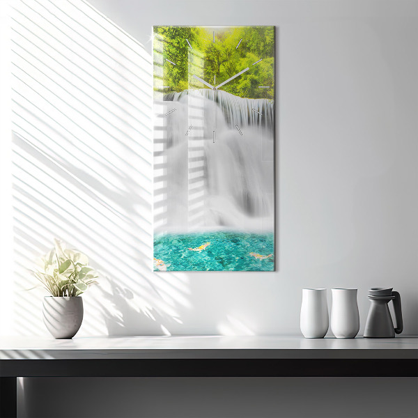 Vertikale Uhr mit motiv Wasserfall in Thailand