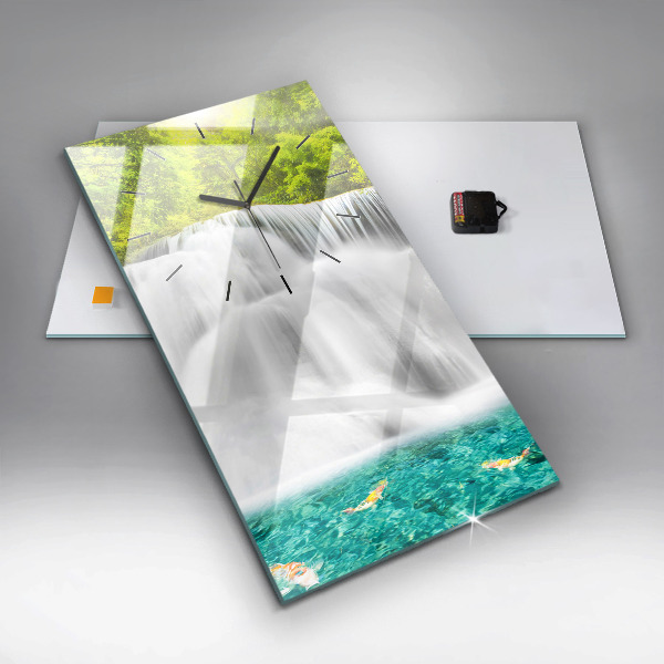 Vertikale Uhr mit motiv Wasserfall in Thailand