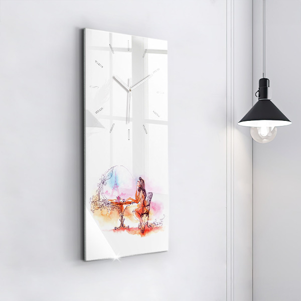 Vertikale Uhr mit motiv Frau trinkt Tee