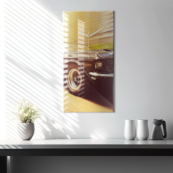 Vertikale Uhr Klassisches altes Auto