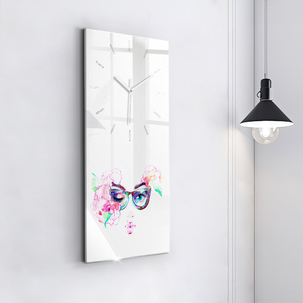 Vertikale Uhr mit motiv Gesicht einer Frau mit Brille
