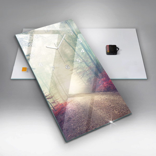 Vertikale Uhr Herbststraße Waldnebel