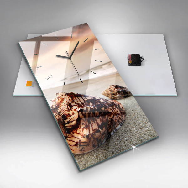 Vertikale Uhr mit motiv Muschel am Strand