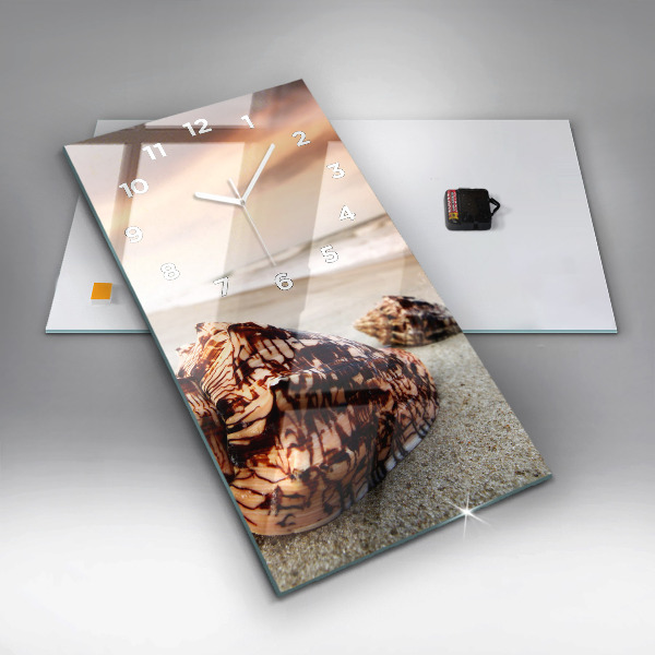 Vertikale Uhr mit motiv Muschel am Strand