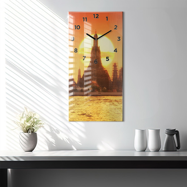 Vertikale Uhr Wat arun Bangkok Thailand