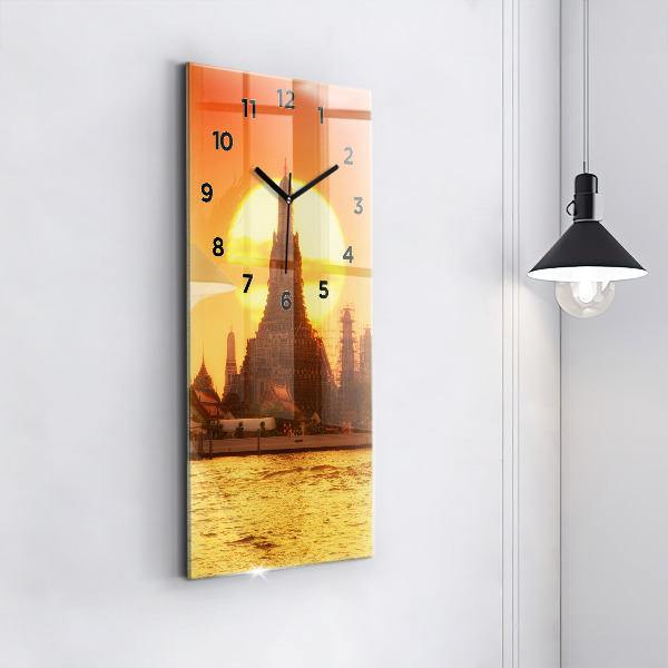 Vertikale Uhr Wat arun Bangkok Thailand