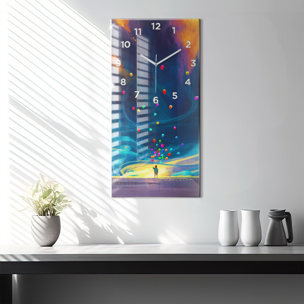 Vertikale Uhr Kind und Luftballons