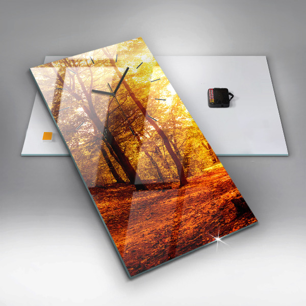 Vertikale Uhr Waldlandschaft in der Sonne