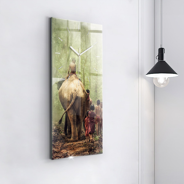 Vertikale Uhr mit motiv Kinder führen einen Elefanten