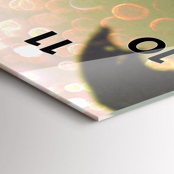 Vertikale Uhr mit motiv Menschen mit Regenschirmen