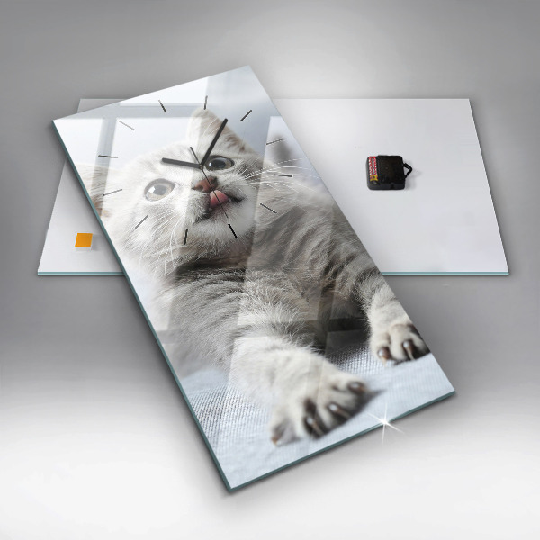 Vertikale Uhr mit motiv Katze auf dem Sofa