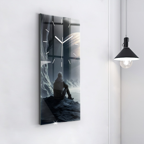 Vertikale Uhr Mann auf Mond Hintergrund