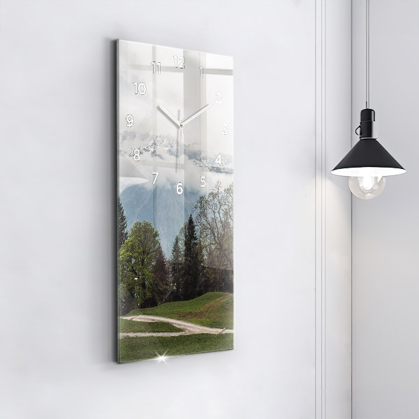 Vertikale Uhr Blick auf die Berge