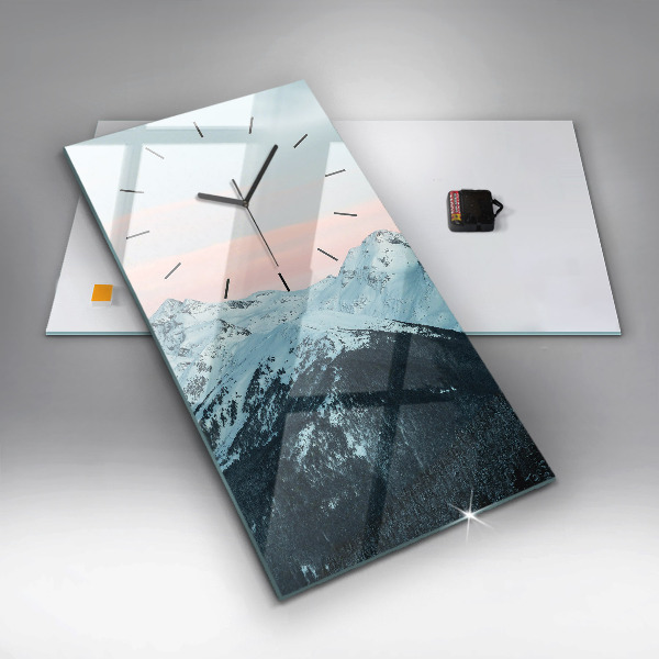 Vertikale Uhr Bergkette im Winter