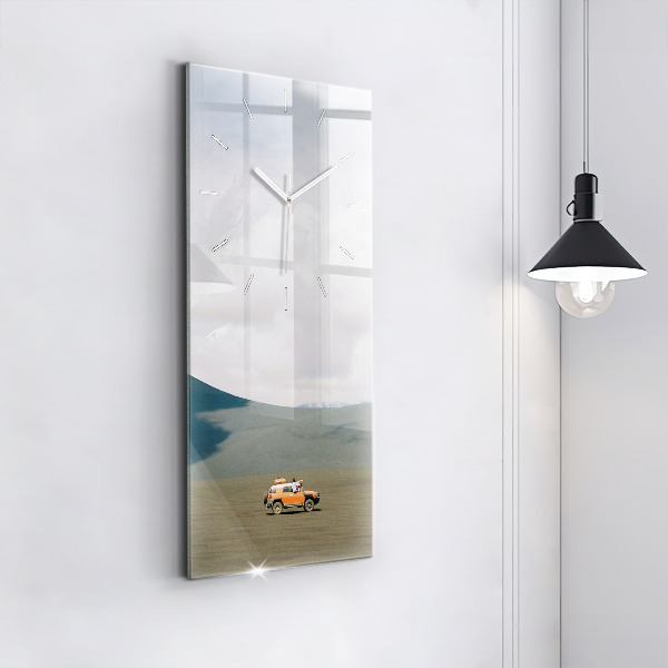 Vertikale Uhr mit motiv Fahrzeug in der Wüste von Kamtschatka