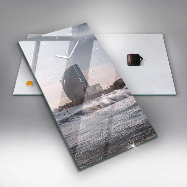 Vertikale Uhr Surfer in Barcelona