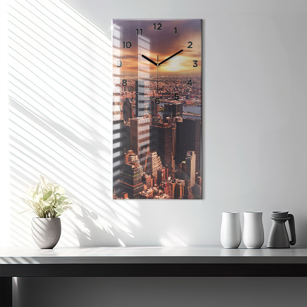 Vertikale Uhr Panorama der Stadt im Westen